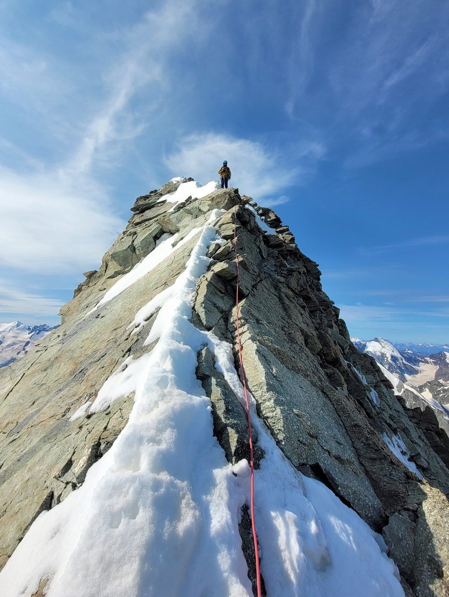Alpinisme en haute montagne (photo 2)