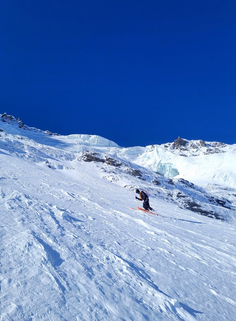 Ski d'alpinisme en montagne (photo 4)